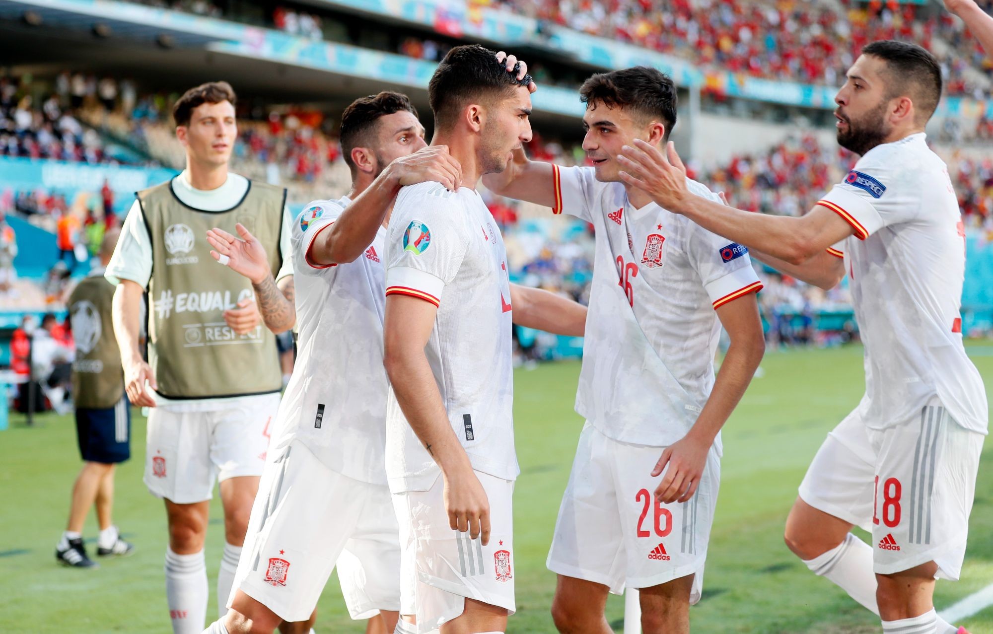 Мората в сборной испании 2021. Сборная испании по футболу 2022. Испания вышла. Родри сборная испании. Португалия испания донецк.